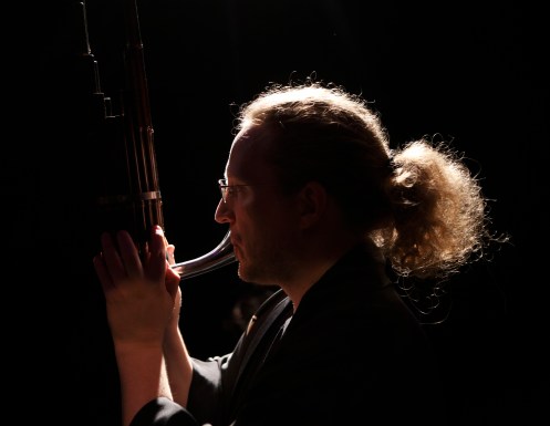 Palle playing sheng, a Chinese mouth organ Foto: Anders Bryngel